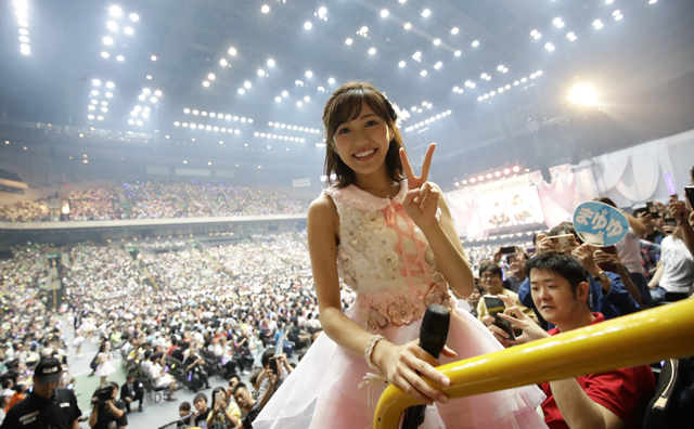 「第8回AKB48選抜総選挙」でグループ最多議席の「AKB48」が感謝祭!　メンバーたちが観客1万6000人を一人ひとりお見送り!!
