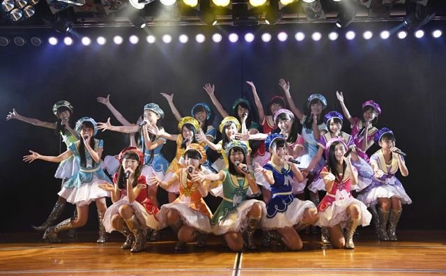 「AKB48」の16期生が研究生公演をスタート!