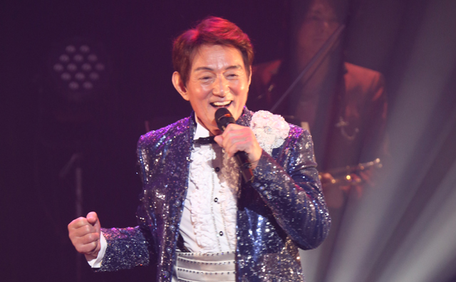 “アニソン界の大王”、73歳のささきいさおがデビュー55周年記念スペシャルライブ!