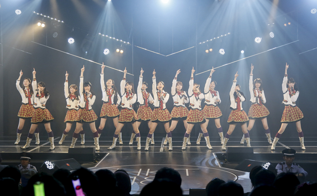 「HKT48」が劇場閉館に伴う最終公演「劇場移転記念特別公演」を開催!