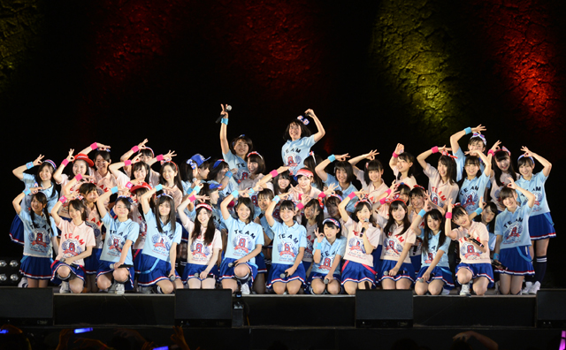 「AKB48」の「チーム8」が沖縄で結成2周年記念イベント!