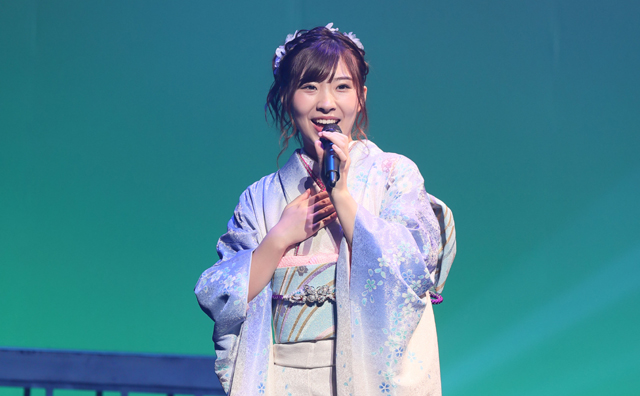 岩佐美咲がソロコンサートで平尾昌晃さんの『瀬戸の花嫁』を披露