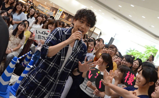 山崎育三郎がオリジナルシングルの発売イベントを開催