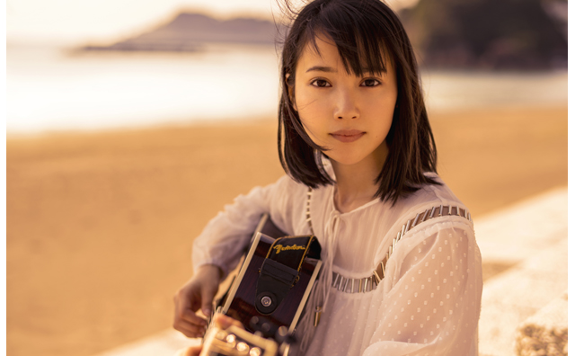 新山詩織が来年1月に5周年記念ベストアルバムをリリース