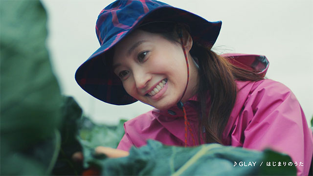 藤本美貴さんが北海道で農業体験⁉ 「GLAY」がCMソング担当！ JAグループ北海道が農業の新しい働き方を提案する 「パラレルノーカー」新CMが2/16よりスタートの画像2