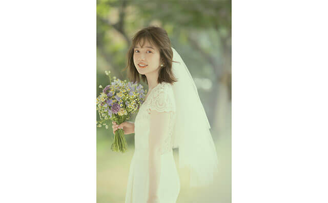 弘中綾香が初のウエディングドレス姿を披露！ 撮影の様子や結婚観、あざと可愛いの秘訣も語るの画像2